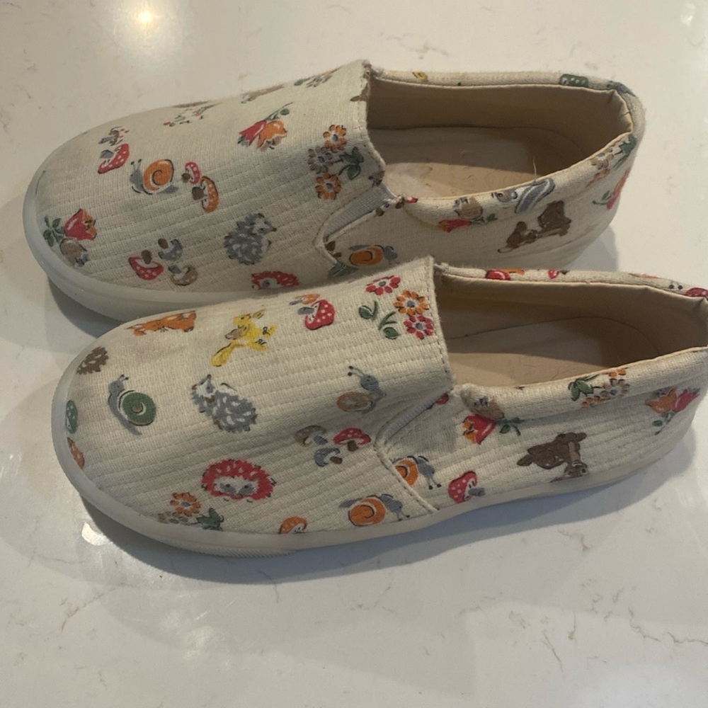 La Stella  kids light up shoes.
